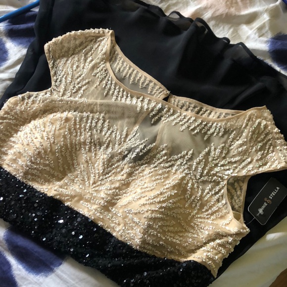 Women dress size 16 NEVER worn value 450$ - Picture 4 of 5